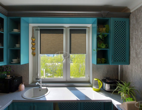 Портфолио Жалюзи на пластиковые окна без сверления