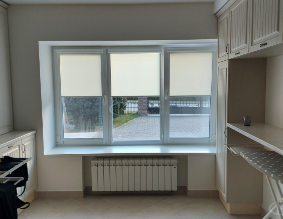 Портфолио Жалюзи на пластиковые окна без сверления