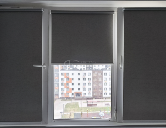 Портфолио Жалюзи на пластиковые окна без сверления